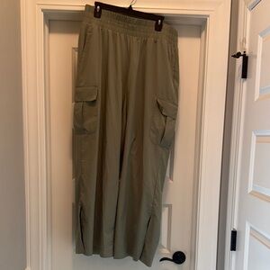GAP Runaround Pant Olive Wide Leg Athletic Pant